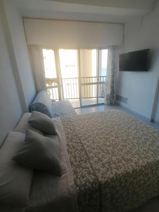 פואנגירולה Lovely Apartment In Front Of The Beach. מראה חיצוני תמונה